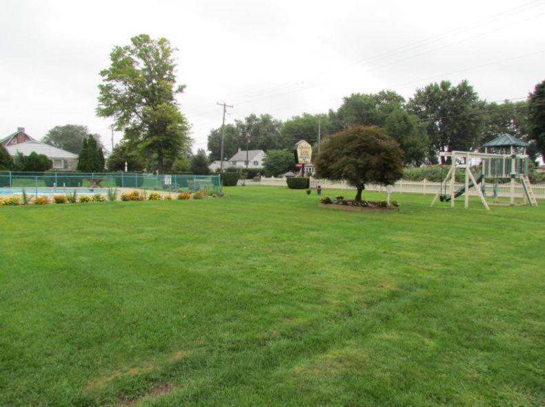 Cherry Lane Motor Inn Amish Country Ronks Exteriér fotografie